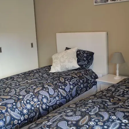 Spacious With Rooftop Pool Apartament Віавіа
